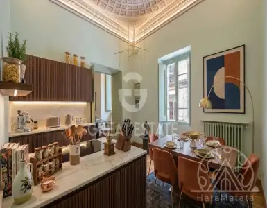Buy in Italy for 1100000€
