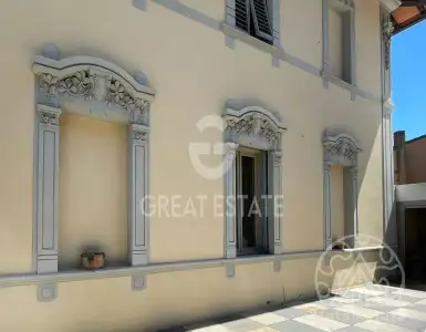Buy in Italy for 475000€
