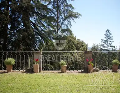 Buy in Italy for 2900000€