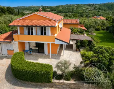 Buy in Slovenia for 1499000€