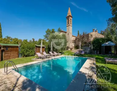 Buy in Italy for 1380000€
