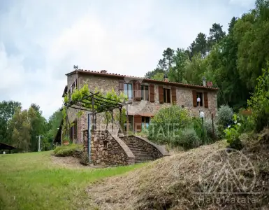 Buy in Italy for 780000€