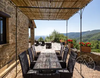 Buy in Italy for 1595000€