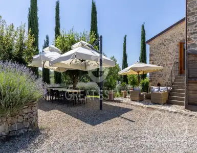 Buy in Italy for 4150000€