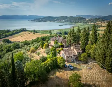 Buy in Italy for 840000€