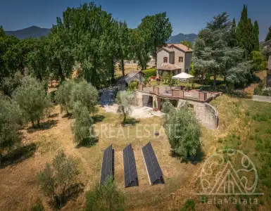 Buy in Italy for 580000€