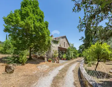 Buy in Italy for 1280000€