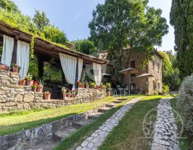 Buy in Italy for 1850000€