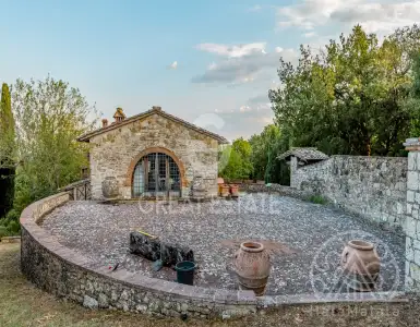Buy in Italy for 5950000€