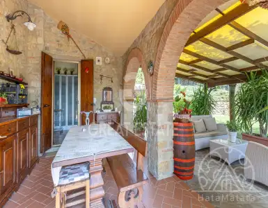 Buy in Italy for 1670000€