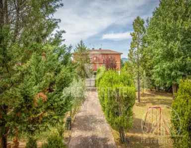 Buy in Italy for 530000€