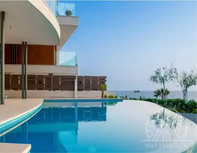 Buy in Cyprus for 1030000€
