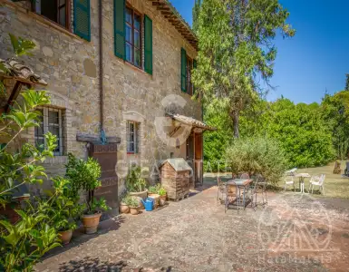 Buy in Italy for 880000€