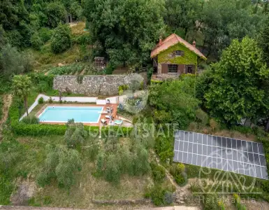 Buy in Italy for 15000000€