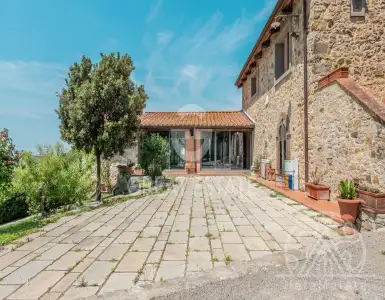Buy in Italy for 2200000€