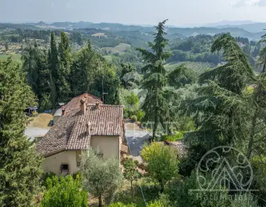 Buy in Italy for 550000€