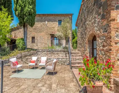 Buy in Italy for 920000€