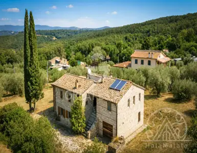 Buy in Italy for 490000€