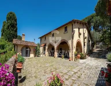 Buy in Italy for 1850000€