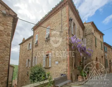 Buy in Italy for 498000€