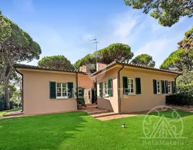 Buy in Italy for 6200000€
