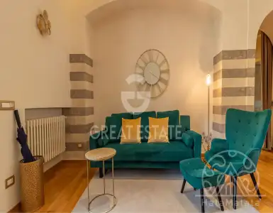 Buy in Italy for 370000€