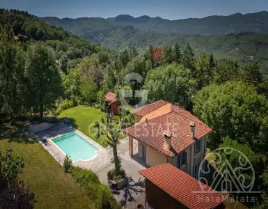 Buy in Italy for 1090000€