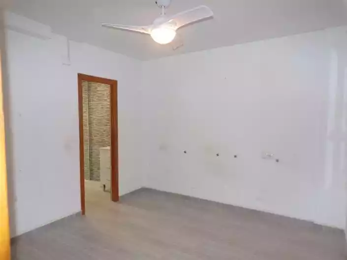 Flat 1m² in Spain, Williamartin. Priced at 95000€ rent photo-8