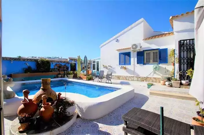 House 1m² in USA, Washington. Priced at 370000€ rent photo-1