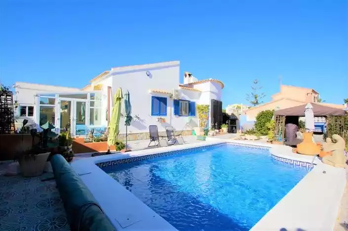 House 1m² in USA, Washington. Priced at 370000€ rent photo-2