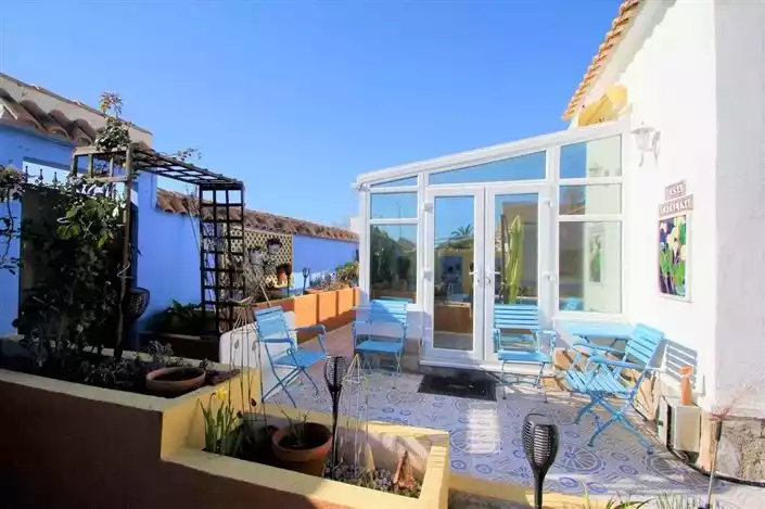 House 1m² in USA, Washington. Priced at 370000€ rent photo-3