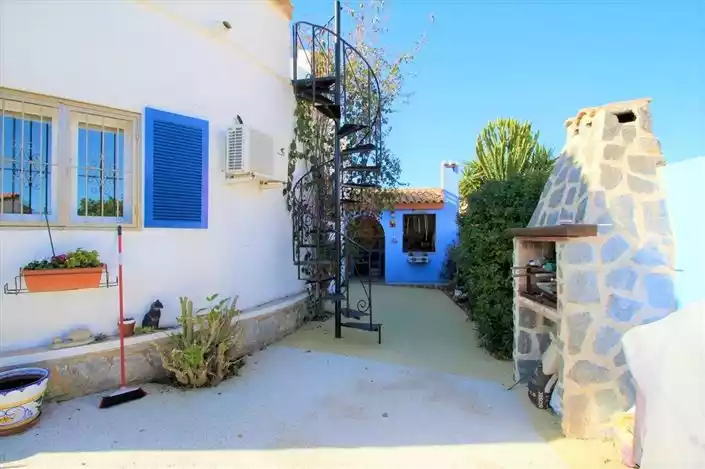 House 1m² in USA, Washington. Priced at 370000€ rent photo-4