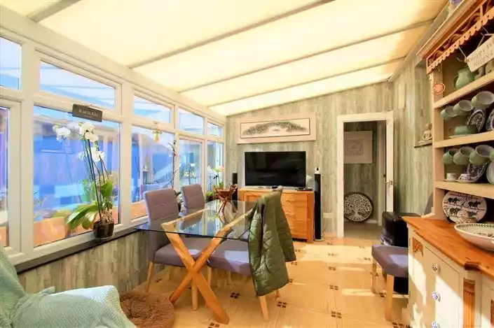 House 1m² in USA, Washington. Priced at 370000€ rent photo-5