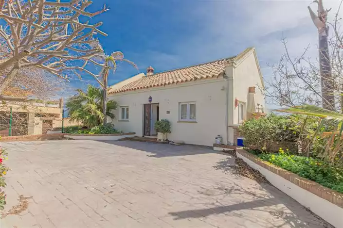 House 180m² in Italy, Lodi. Priced at 650000€ rent photo-10