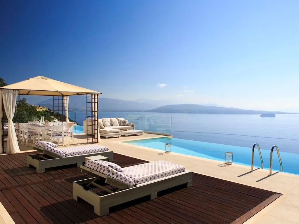 Villa 450m² in Greece, corfu. Priced at 3000000€ rent photo-4