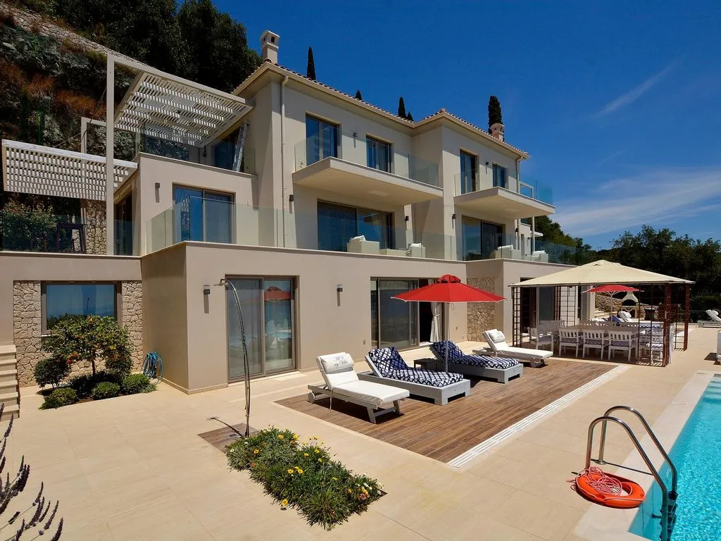 Villa 450m² in Greece, corfu. Priced at 3000000€ rent photo-5