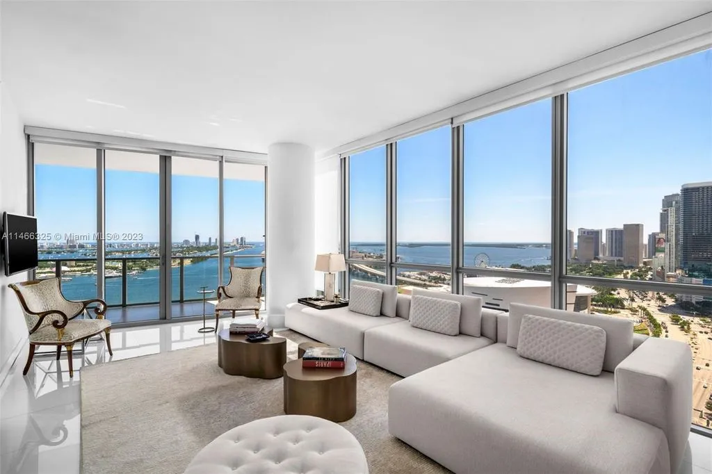 Flat 354m² in USA, Miami. Priced at 3259000€ rent photo-2