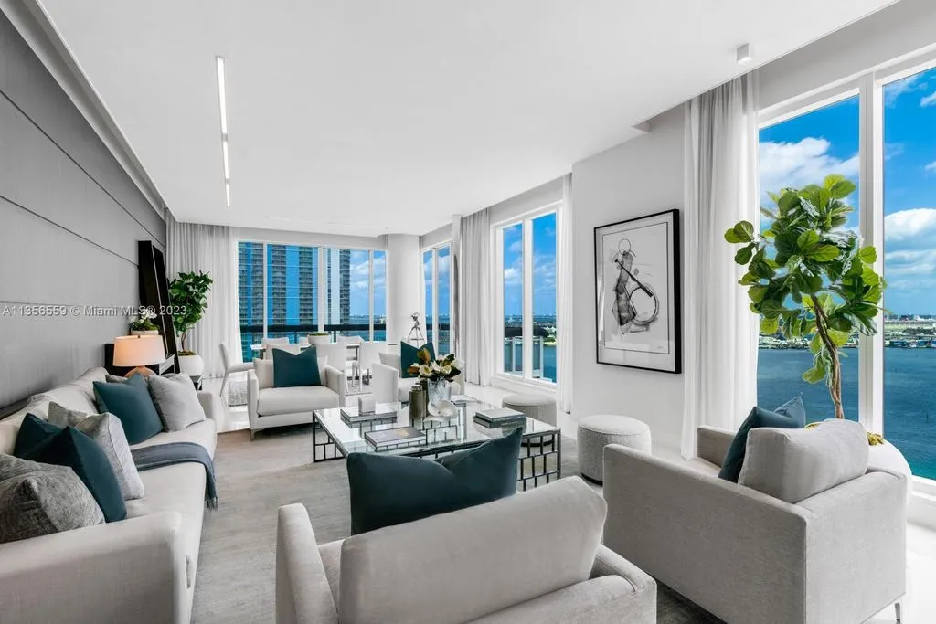 Flat 354m² in USA, Miami. Priced at 3259000€ rent photo-14