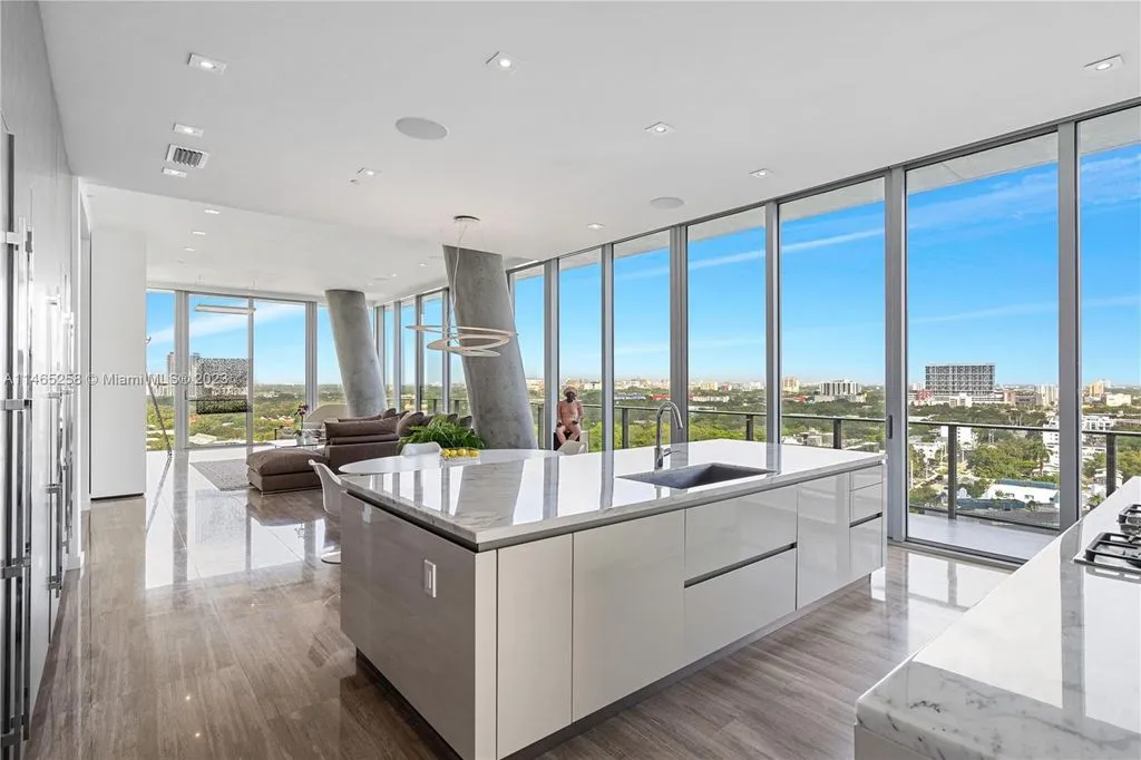 Flat 177m² in USA, Miami. Priced at 2593900€ rent photo-4