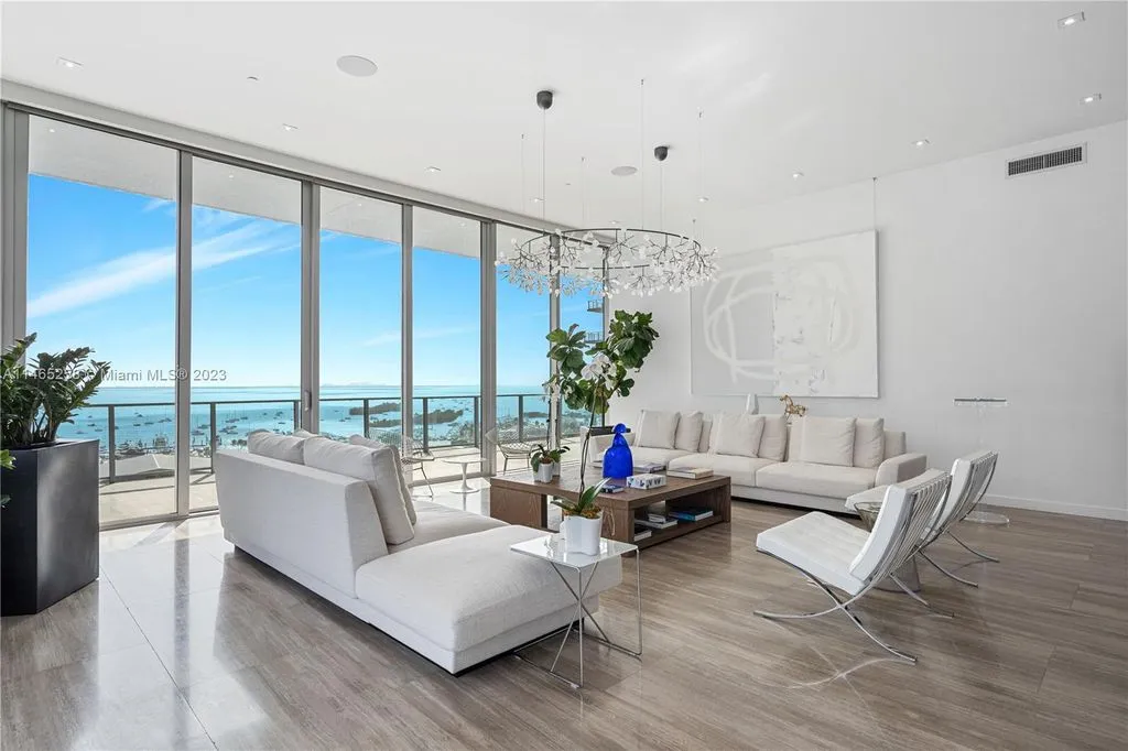 Flat 177m² in USA, Miami. Priced at 2593900€ rent photo-5