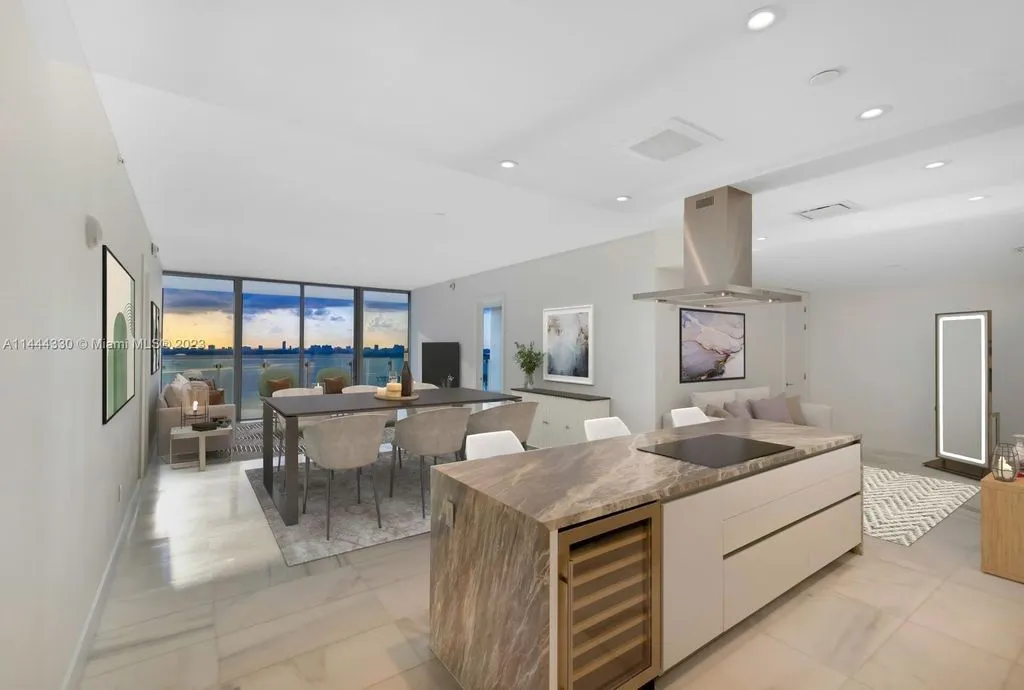 Flat 177m² in USA, Miami. Priced at 2593900€ rent photo-13