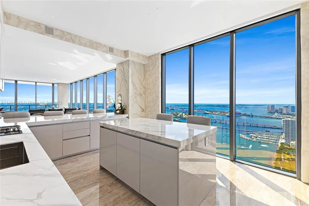 Flat 177m² in USA, Miami. Priced at 2593900€ rent photo-14