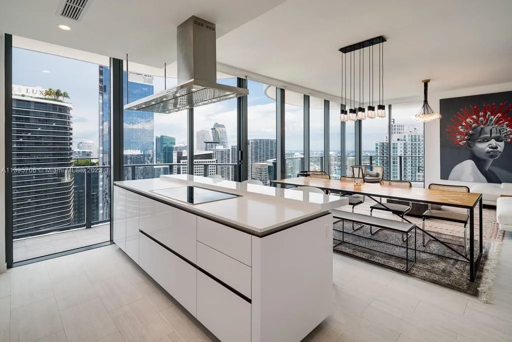 Flat 177m² in USA, Miami. Priced at 2593900€ rent photo-17