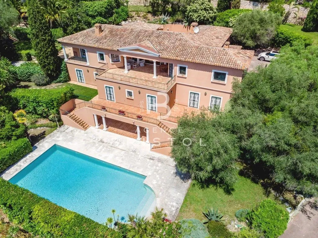 Villa 500m² in France, Villefranche-sur-Mer. Priced at 5500000€ rent photo-2