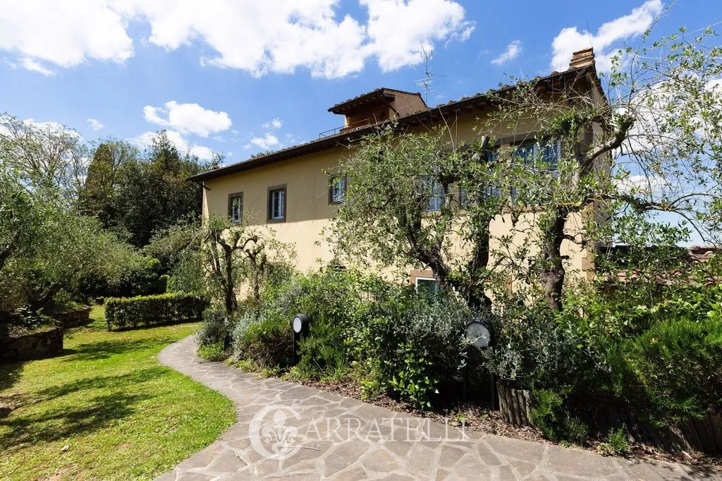 Villa 500m² in Italy, Florence. Priced at 2950000€ rent photo-2