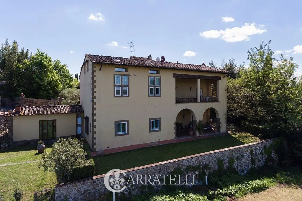 Villa 500m² in Italy, Florence. Priced at 2950000€ rent photo-3