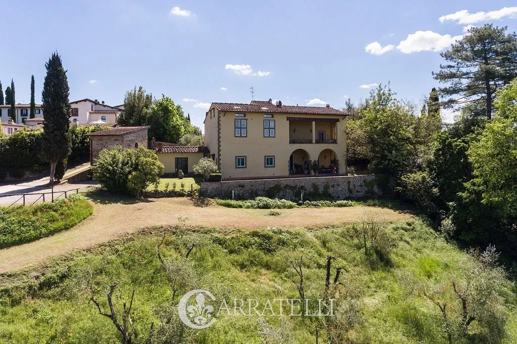 Villa 500m² in Italy, Florence. Priced at 2950000€ rent photo-6