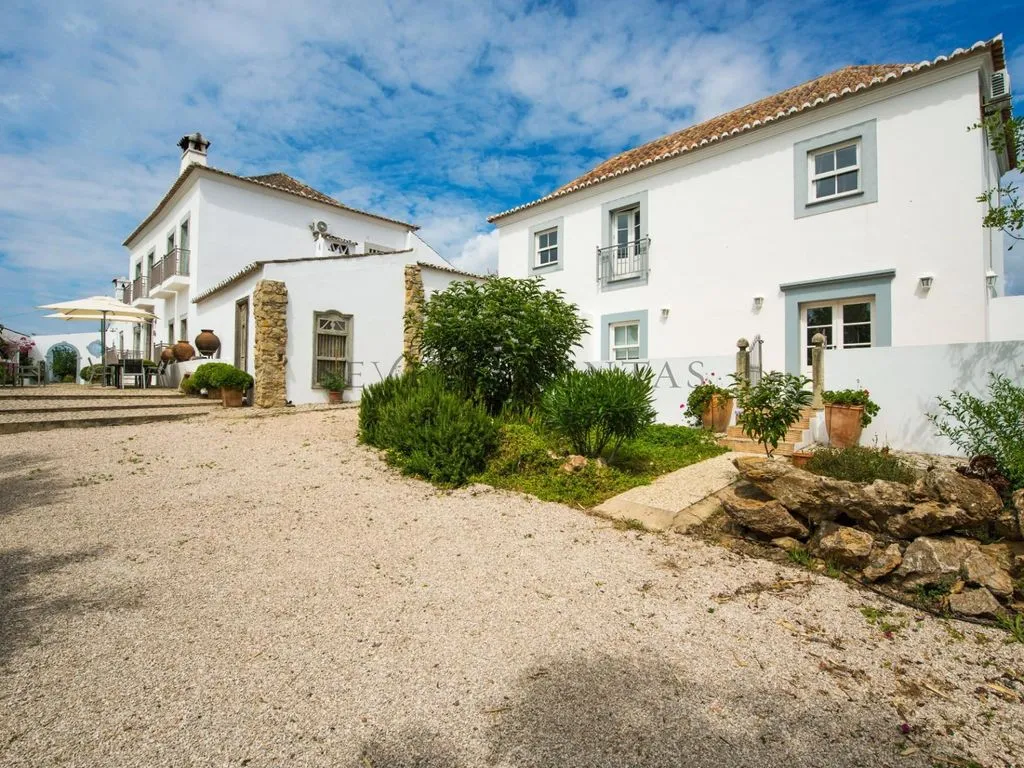 House 610m² in Portugal, Tavira. Priced at 3490000€ rent photo-3