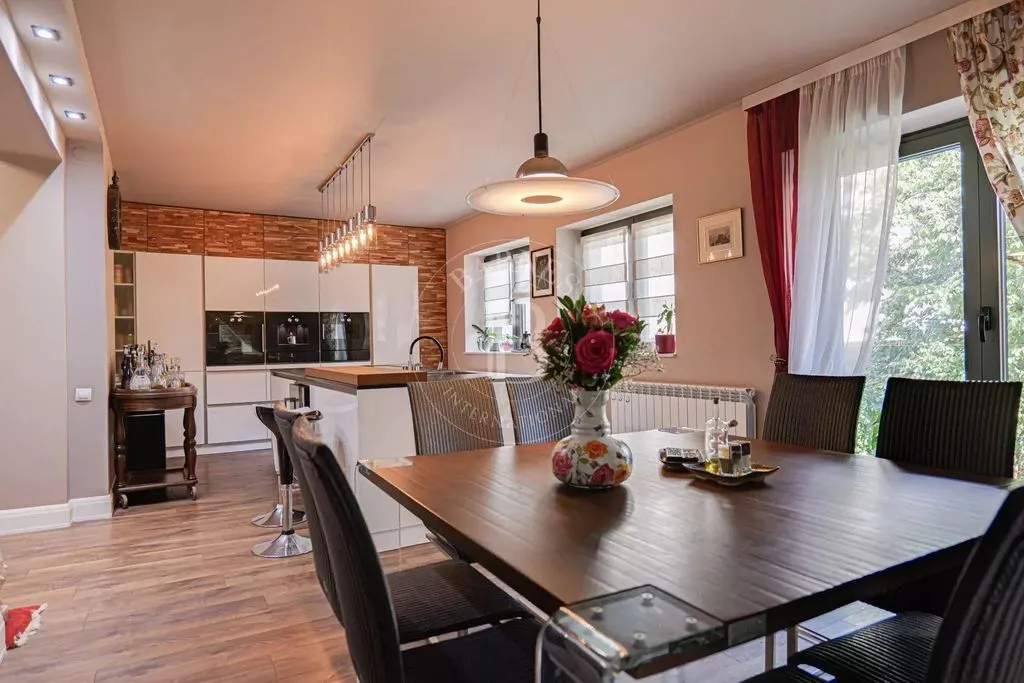 House 250m² in Bulgaria, Sofia. Priced at 1990900€ rent photo-3