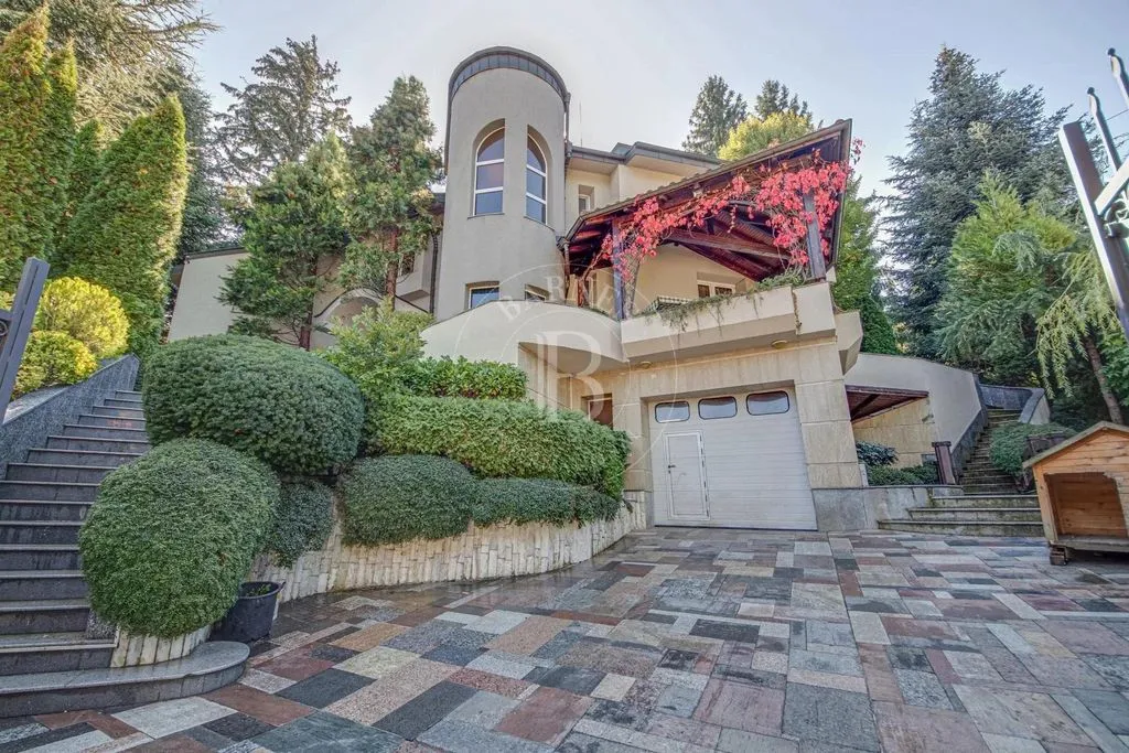 House 2140m² in Bulgaria, Sofia. Priced at 1500000€ rent photo-3